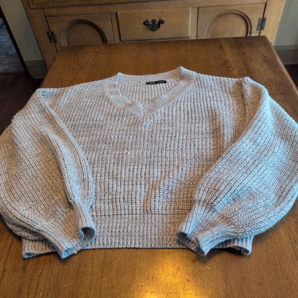 Shein Woman's Size 4 Sweater